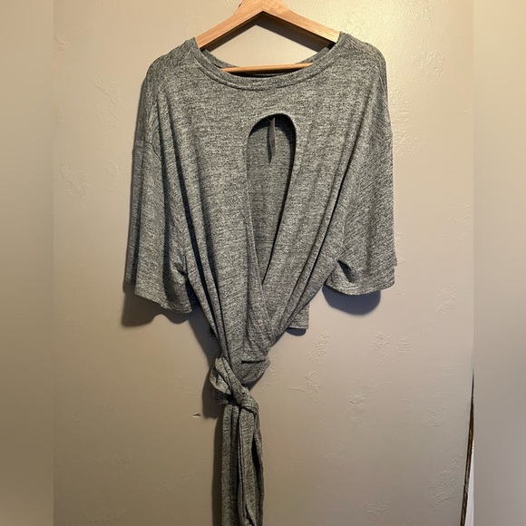 Gap Gray Short Sleeve Tie Wrap Around Tee NWT - Picture 6 of 12